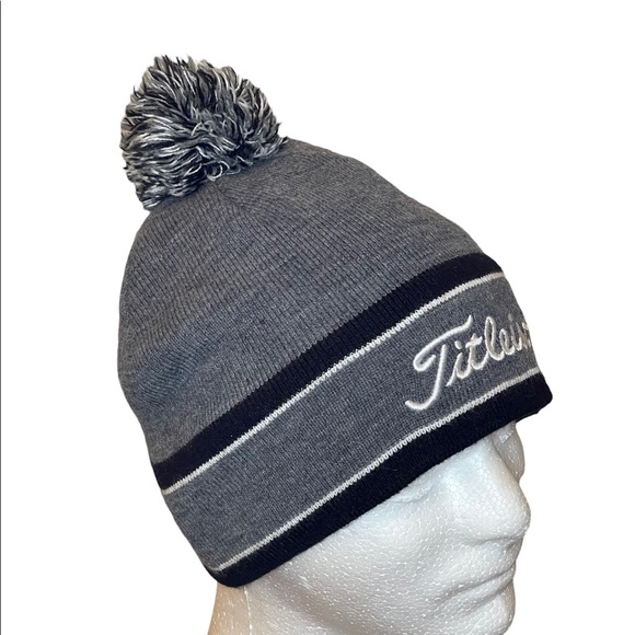 titleist pom pom hat